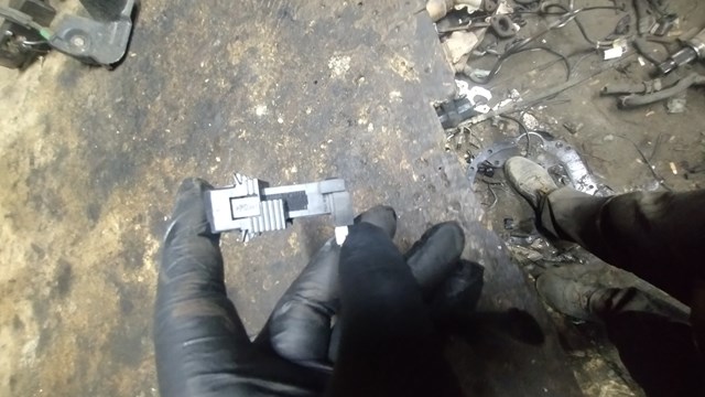Лягушка стоп сигнала XKB100150L LAND ROVER