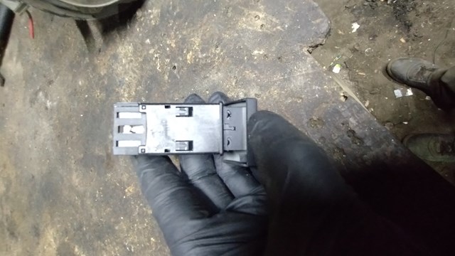 LAND ROVER YUE500110PUY в наличии Черновцы