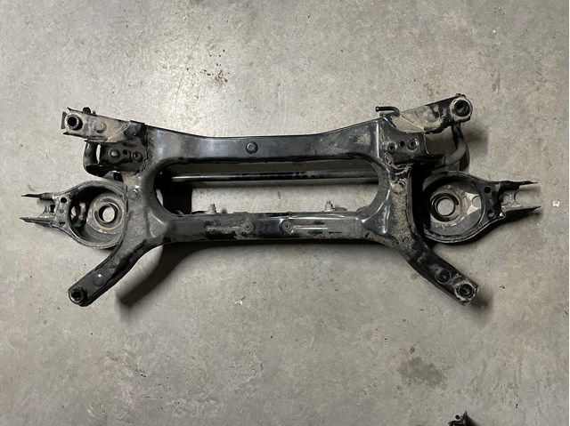 TOYOTA 5120602100 Подрамник задний в наличии Львов
