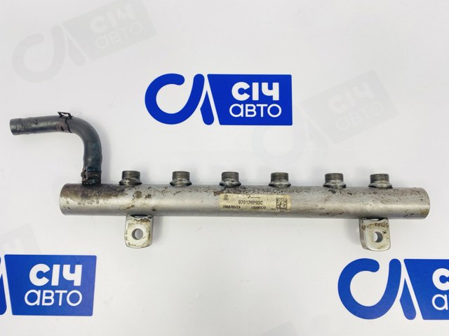 Рампа форсунок системы впрыска топлива 076130093C VAG