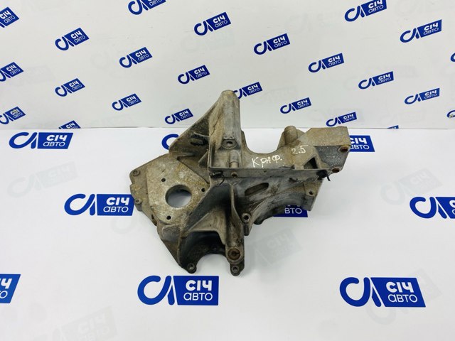 Кронштейн генератора 076145167 VAG