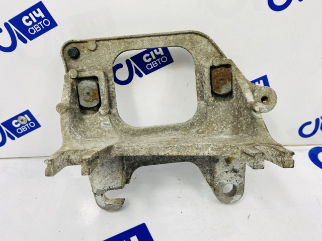 Крепление подушки коробки передач 112228161R RENAULT