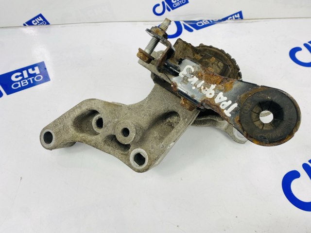 Подушка мотора правая Renault Trafic 3