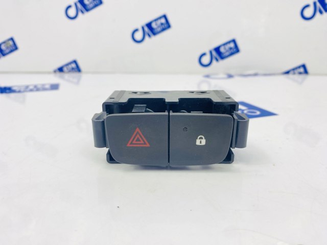 Кнопка включения аварийного сигнала 252100622R RENAULT