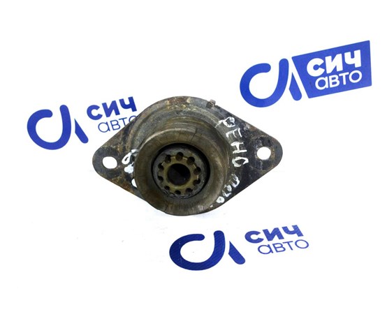 Подушка (опора) двигателя, левая 8200003824 RENAULT