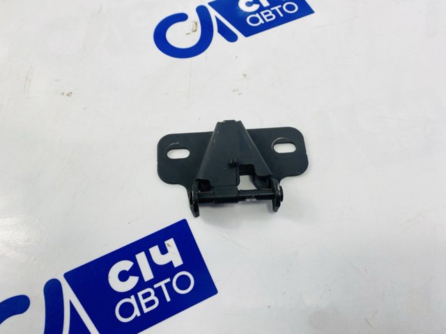 Замок двери задней правой распашной нижний 8200497822 RENAULT