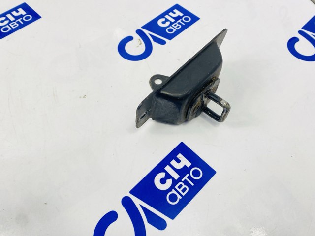 Фиксатор/петля (зацеп) замка двери задней 8200778368 RENAULT