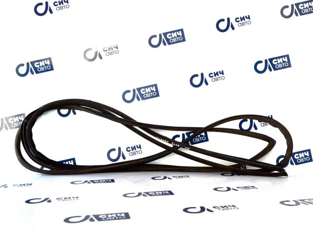 Уплотнитель ветрового стекла 9016710220 MERCEDES