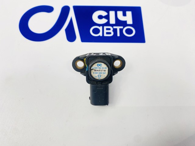 Датчик абсолютного давления в коллекторе A0061531428 MERCEDES