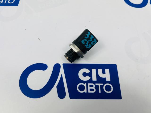 Датчик давления топлива A0061533328 MERCEDES