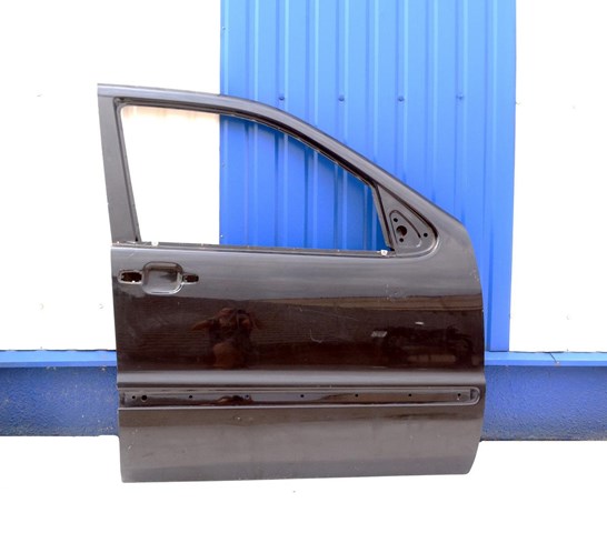 Пассажирская передняя дверь A1637201605 MERCEDES