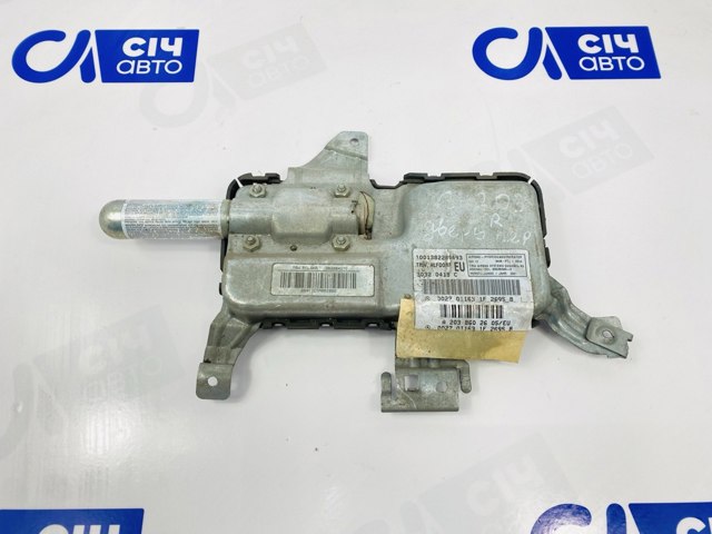 Подушка безопасности (AIRBAG) двери передней правой A2038602605 MERCEDES