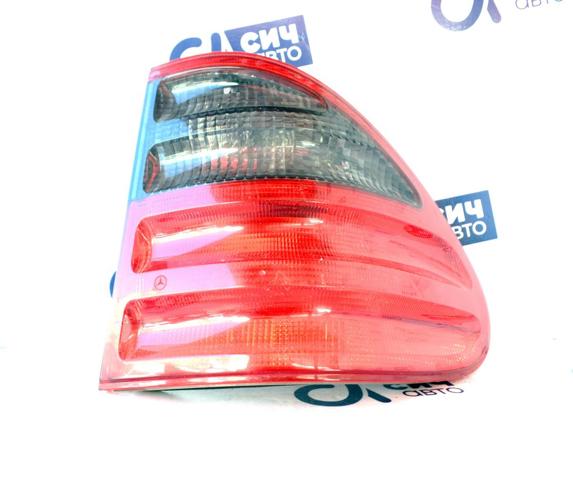 Фара задняя правая внешняя A2108204464 MERCEDES
