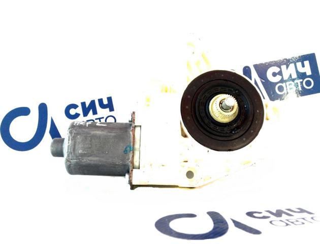 Мотор стеклоподъемника водительской двери A2518200742 MERCEDES