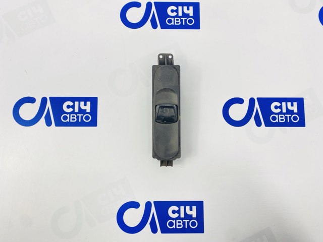 Кнопки переднего правого стеклоподъемника A6395450613 MERCEDES