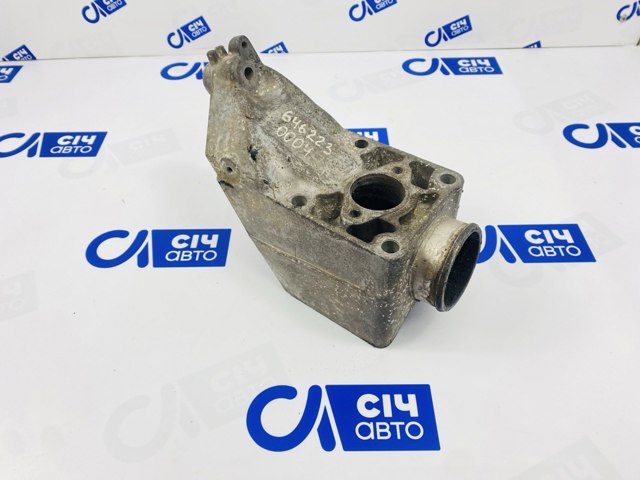 Кронштейн подушки (опоры) двигателя, правой A6462230804 MERCEDES