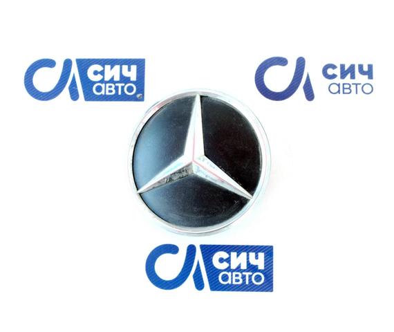 Эмблема на крышку багажника A9067580058 MERCEDES