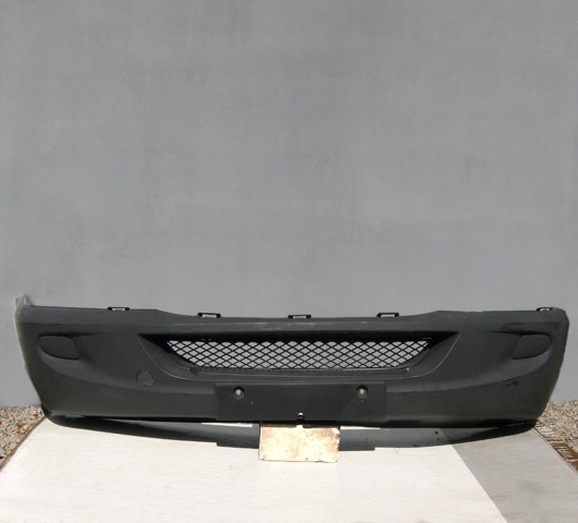 Передний бампер A9068800170 MERCEDES