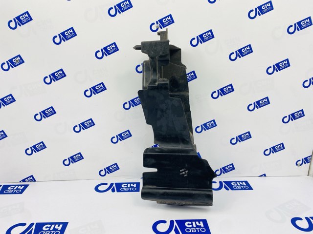 Кронштейн радиатора правый A9068890131 MERCEDES