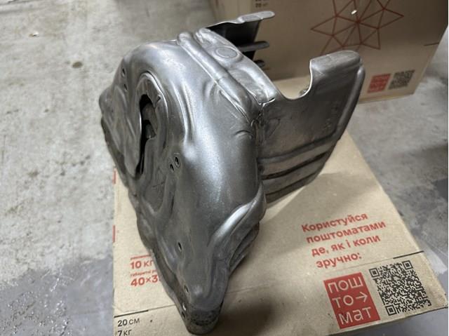 Крышка выпускного коллектора 9651212880 PEUGEOT