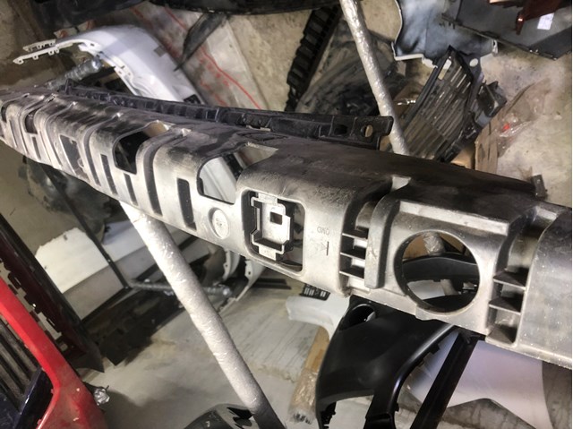 Усилитель бампера заднего 9678050980 PEUGEOT