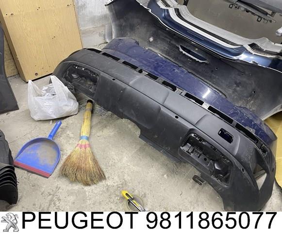 Задний бампер 9811865077 PEUGEOT