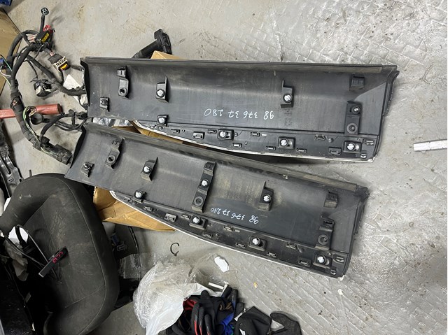 PEUGEOT 9837637280 в наличии Харьков