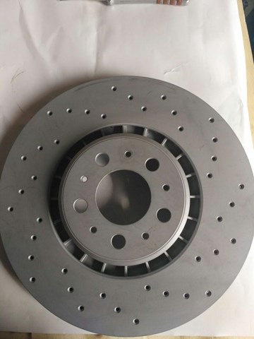 Передний тормозной диск 610370752 ZIMMERMANN