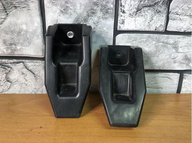 BM51A17B918AE Кронштейн заднего спойлера купить Черновцы