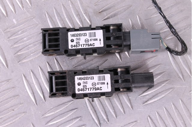 Датчик Айрбег передний 04671779AC CHRYSLER