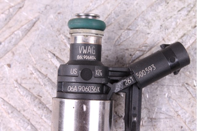 Форсунка впрыска топлива 06A906036K VAG