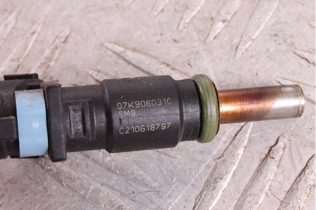 Форсунка дизельная в сборе 07K906031C VAG