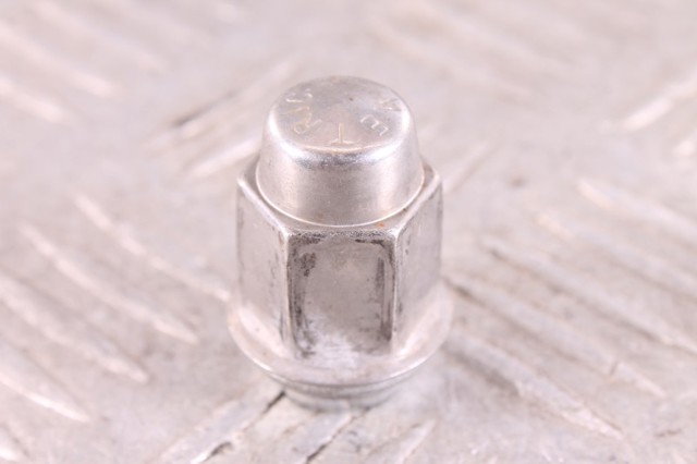 Гайка колесная 09598708 GM
