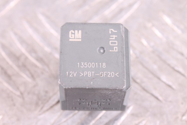 Реле компрессора пневмоподвески 13500118 GM
