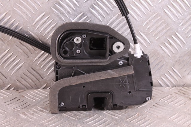 Запор кабины 13533684 GM