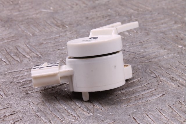 GM 13597423 Датчик стоп сигнала в наличии Ужгород