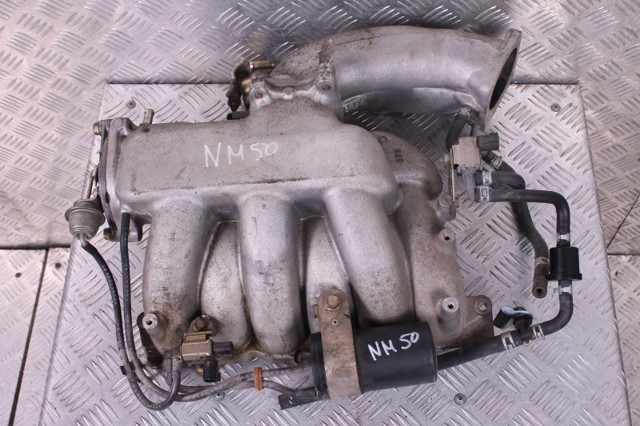 Коллектор впускной верхний 140108J120 NISSAN