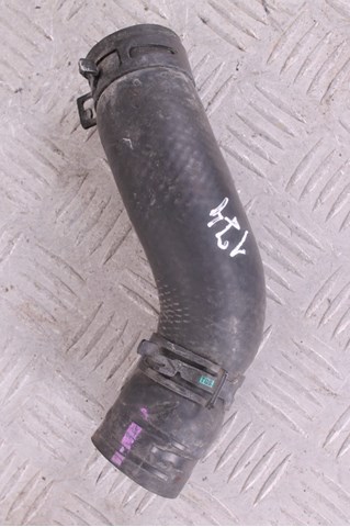 Нижний патрубок радиатора 1657131170 TOYOTA
