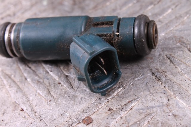 Форсунка впрыска топлива 166008J010 NISSAN