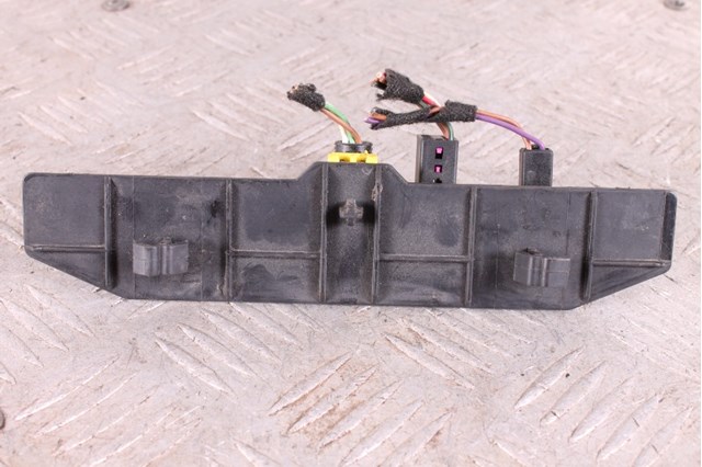 VAG 1J0973332A в наличии Украина