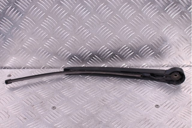 Рычаг-поводок стеклоочистителя заднего стекла 1T0955707C VAG