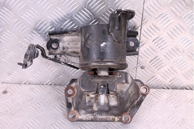 Подушка (опора) двигателя, левая 218303Q750 HYUNDAI