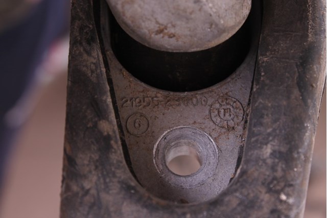 HYUNDAI 219502T000 Передняя опора двигателя в наличии Ужгород