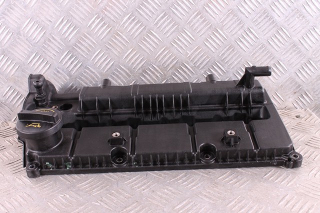HYUNDAI 224102U001 Клапанная крышка в наличии Харьков