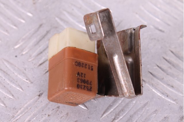 NISSAN 2523079963 Реле противотуманной фары в наличии Одесса