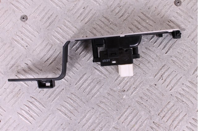 25411AX010 NISSAN Кнопка включения мотора стеклоподъемника передняя правая купить в Киев