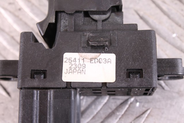 NISSAN 25411ED03A Кнопка включения мотора стеклоподъемника передняя правая в наличии Хмельницкий