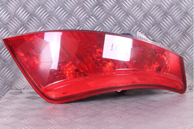 Задняя правая фара 26550CA025 NISSAN