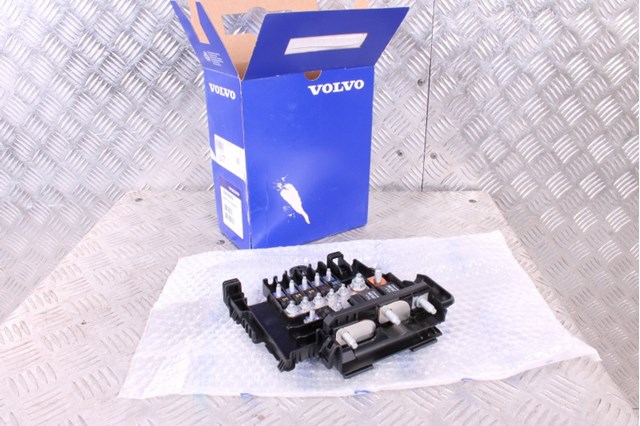 Блок реле и предохранителей 30659092 VOLVO