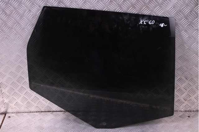 VOLVO 30745620 Стекло двери задней правой в наличии Тернополь